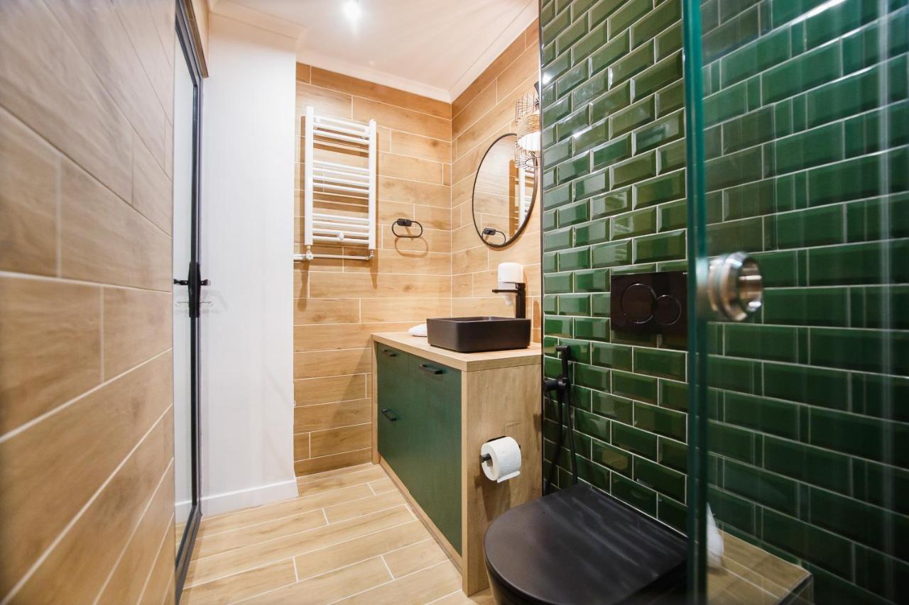 Green Velvet City Retreat Орадеа Екстериор снимка