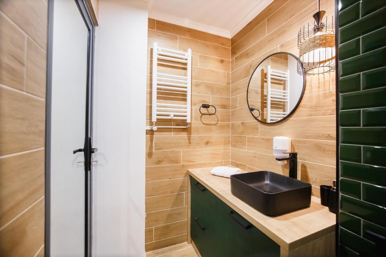 Green Velvet City Retreat Орадеа Екстериор снимка