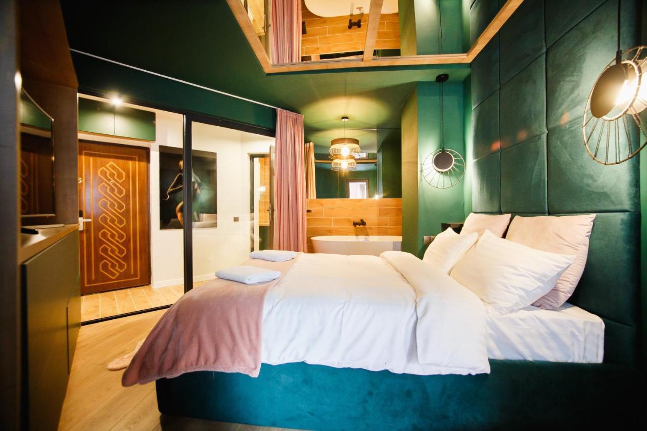 Green Velvet City Retreat Орадеа Екстериор снимка