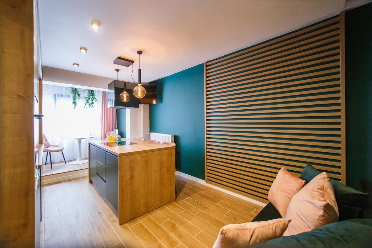 Green Velvet City Retreat Орадеа Екстериор снимка